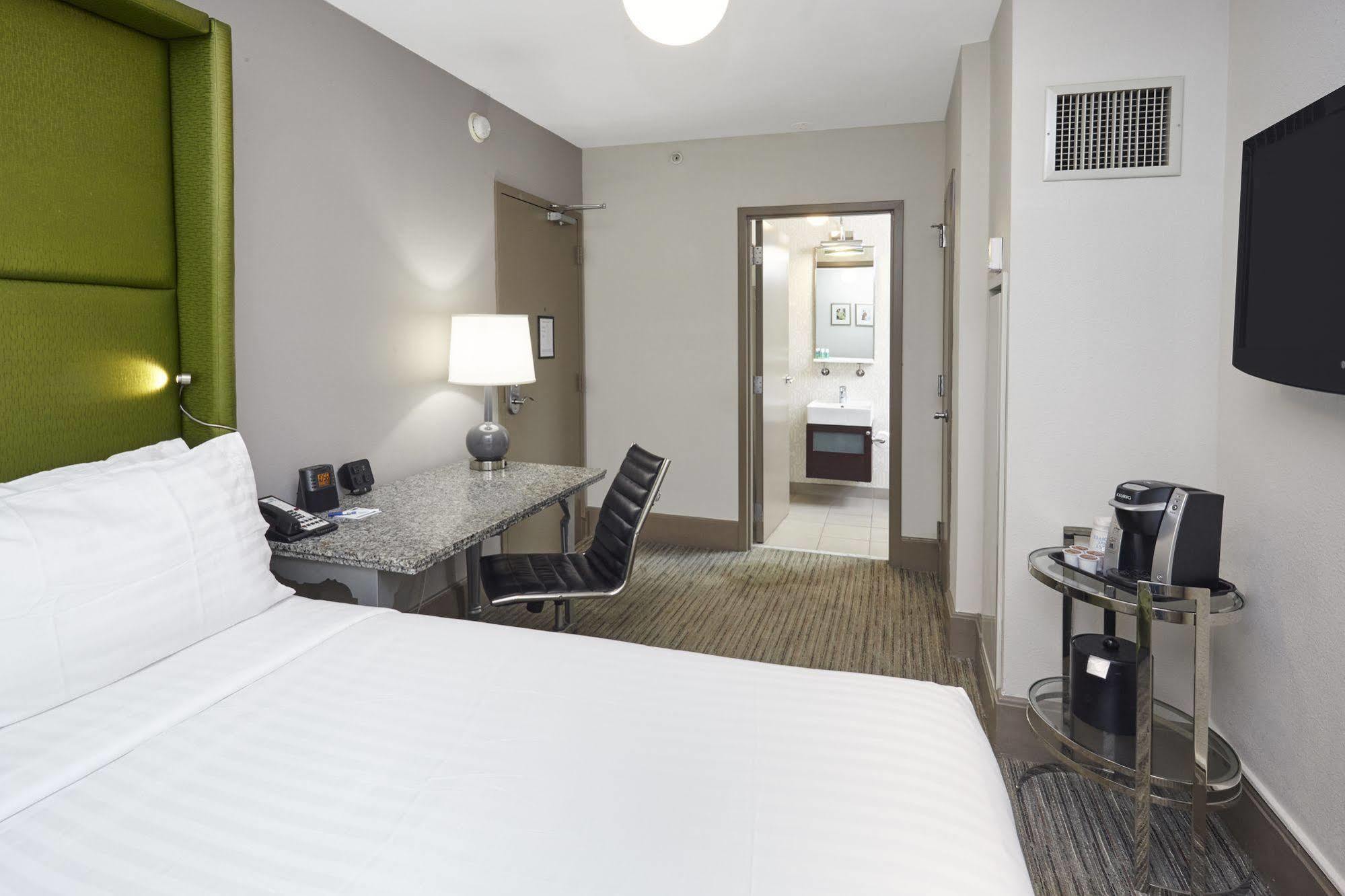 Holiday Inn Express Chicago - Magnificent Mile By Ihg Dış mekan fotoğraf